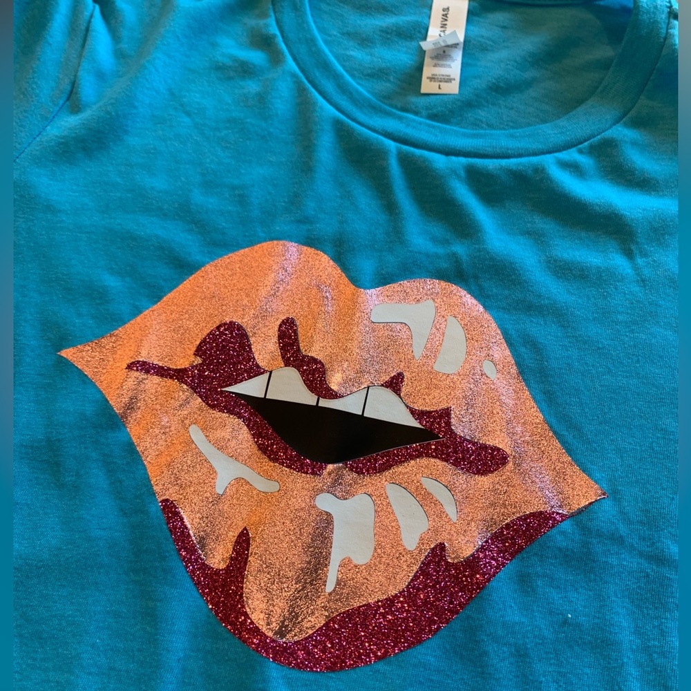 New - Custom Made Glitter Lips T-Shirt Blue